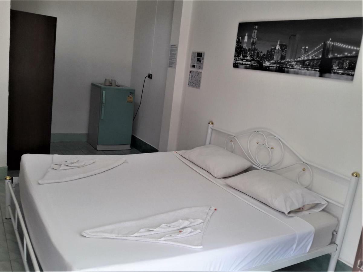The Guest House - Apartment Phuket Exteriör bild
