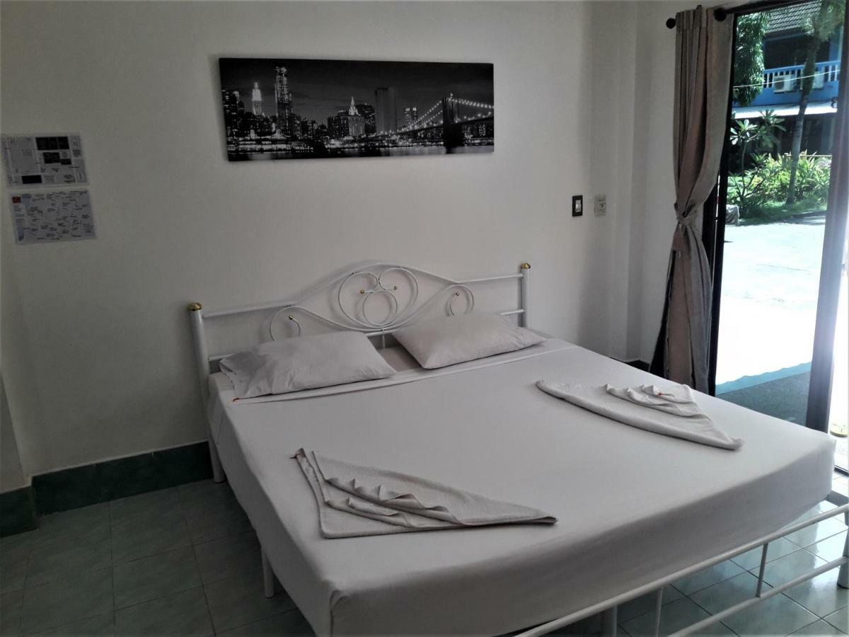 The Guest House - Apartment Phuket Exteriör bild